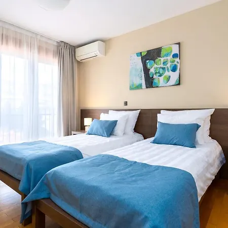 Grosszuegiges Direkt Am Mit Eigenem Pool - Povile Apartmán Novi Vinodolski