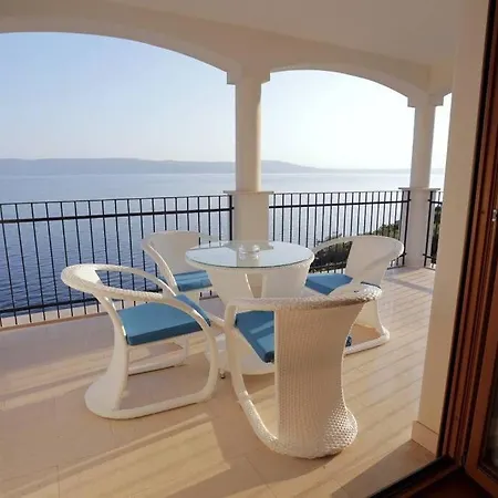 Apartment Grosszuegiges Direkt Am Mit Eigenem Pool - Povile *