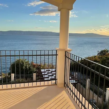 Grosszuegiges Direkt Am Mit Eigenem Pool - Povile Apartament *