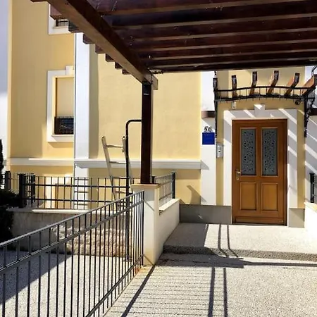 Apartment Grosszuegiges Direkt Am Mit Eigenem Pool - Povile
