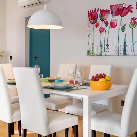 Grosszuegiges Direkt Am Mit Eigenem Pool - Povile Apartament