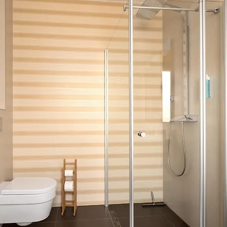 Grosszuegiges Direkt Am Mit Eigenem Pool - Povile Apartament