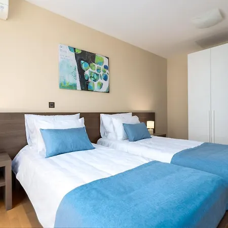 Großzügiges Direkt Am Mit Eigenem Pool - Povile Apartamento