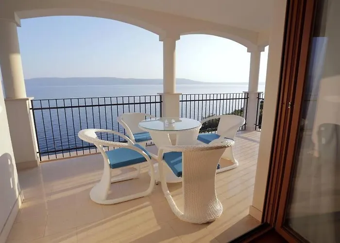 Apartamento Großzügiges Direkt Am Mit Eigenem Pool - Povile *