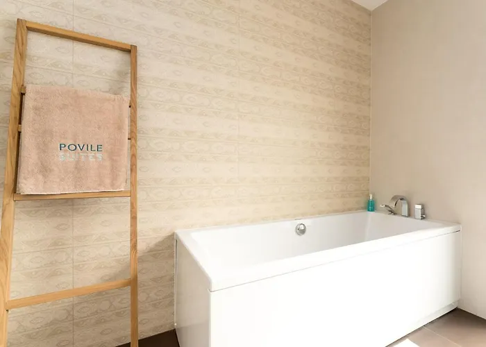 Großzügiges Direkt Am Mit Eigenem Pool - Povile * Novi Vinodolski