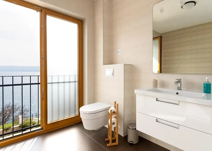 Apartamento Großzügiges Direkt Am Mit Eigenem Pool - Povile Novi Vinodolski