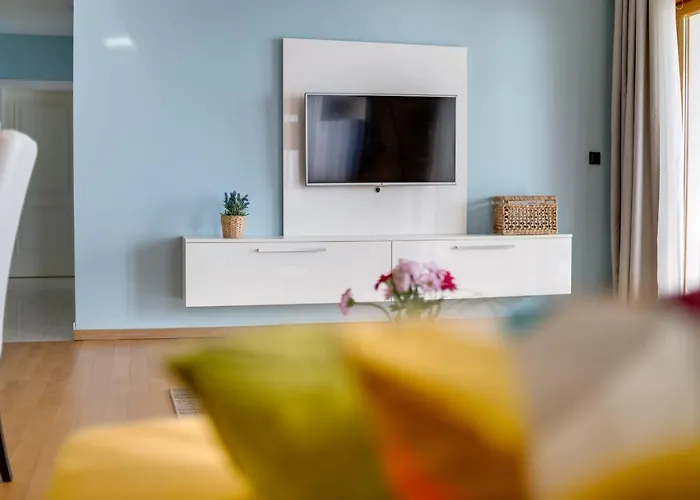 Großzügiges Direkt Am Mit Eigenem Pool - Povile Apartamento *