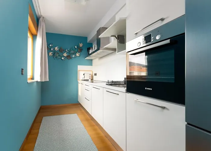 Großzügiges Direkt Am Mit Eigenem Pool - Povile